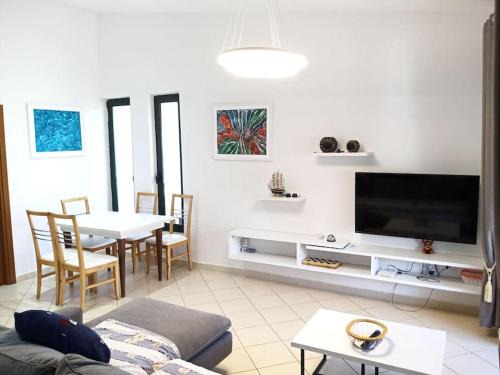 Golem Apartment | Pine tree app 150m by beach!