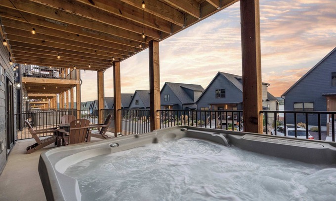 Hollister House | Pineapple Shores - Stay for 14