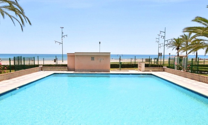 La Pineda Apartment | PINEDA 5 with communal pool, beach at 100m