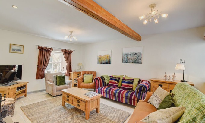 Low Newton House | Pinewood Cottage - Three Bedroom House, Sleeps 6