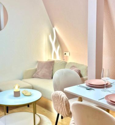 Bregenz Apartment | Pink Sissi Hideaway mit Seeblick
