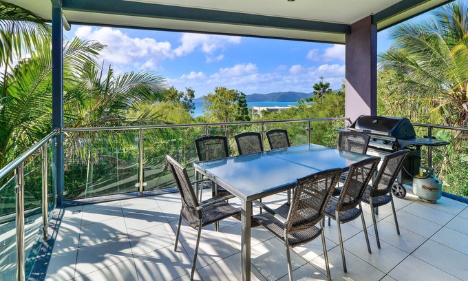 Hamilton Island Apartment | Pinnacle 8, Seaview Apartment on Hamilton Island
