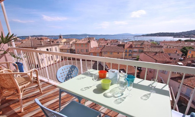 Sainte-Maxime City Centre Apartment | Pins Dorés