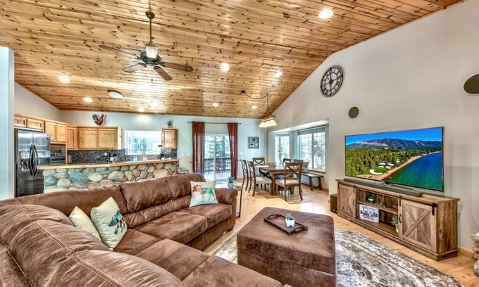 Country Club Estates Ski Chalet | Pioneer Pines - HotTub, Pets, Foosball, 3 Fireplaces, Workspace