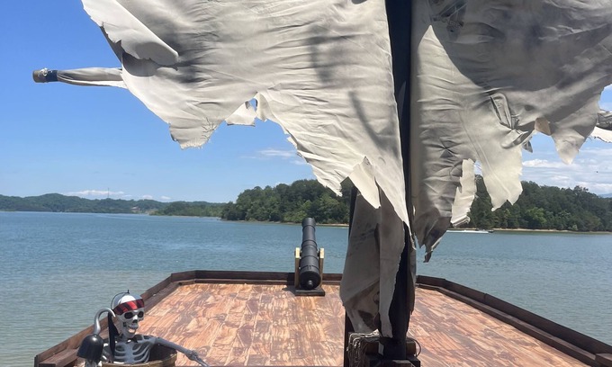 Dandridge Boat Rental | Pirate Houseboat on Douglas Lake!