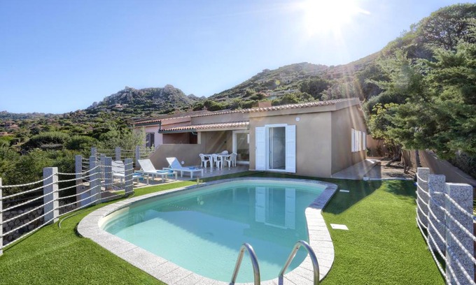 Costa Paradiso Apartment | Pireo by DomusAway