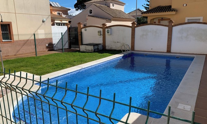 Rota Apartment | Piscina y garaje a 300 mts de playa