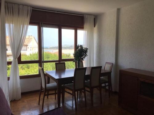 San Vicente de la Barquera Apartment | Piso familiar de 3 hab con Espectaculares vistas