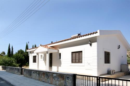 Pissouri Villa | Pissouri Bay Bungalow