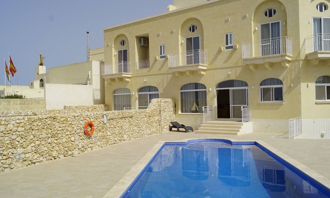 Nadur House | Pitt house | nomadichaven.mt