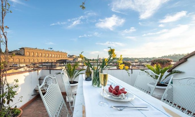 Oltrarno Apartment | Pitti Luxury Terrace
