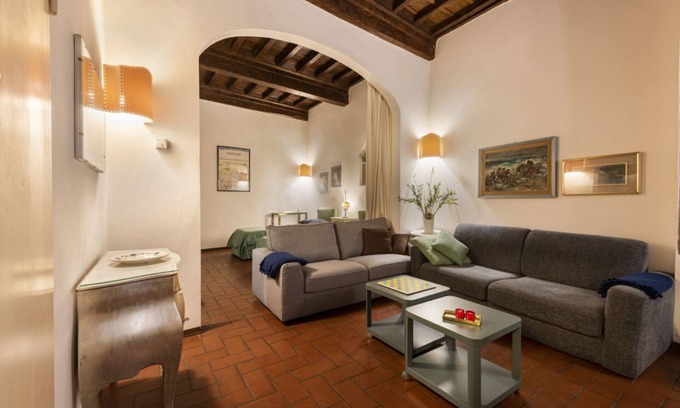 Oltrarno Apartment | Pitti Studio apartment by Mmega