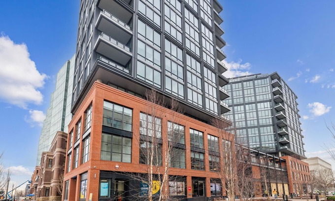 Buzzard Point Apartment | Placemakr Buzzard Point