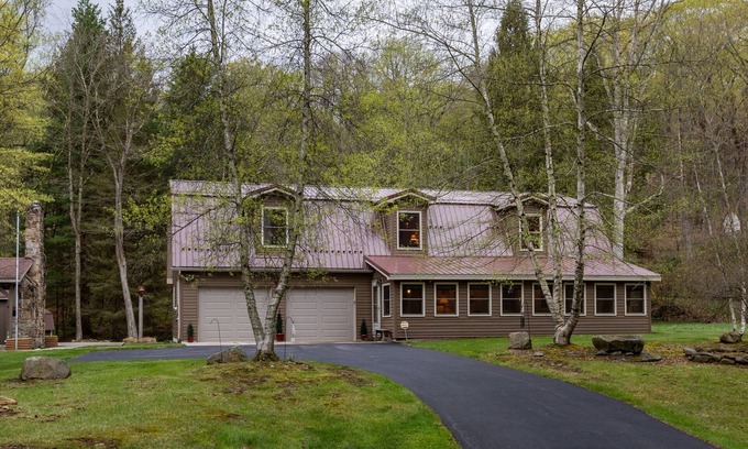 Champion Cottage | Play & Stay near State Parks & Seven Springs