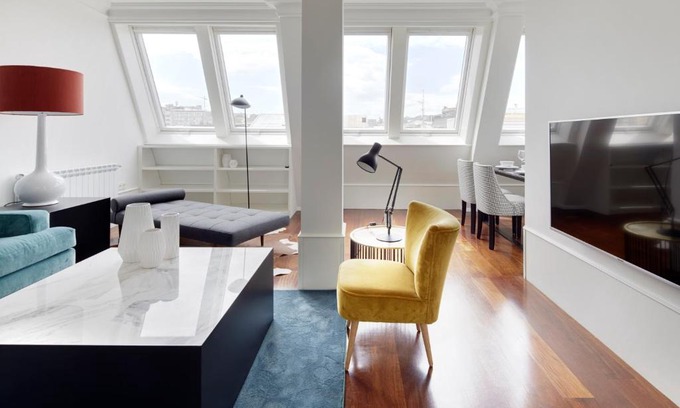 San Sebastian Centro Apartment | Playa de La Concha 7 by FeelFree Rentals