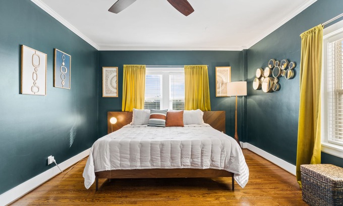 Kansas City Condo | Plaza Scenic - Fab Plaza Condo + View of Nelson!