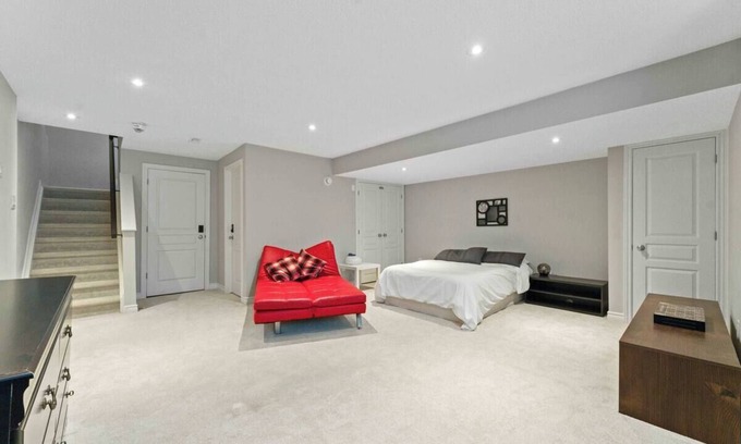 Chapel Hill South House | Pleasant and Quaint 4BED|Orleans