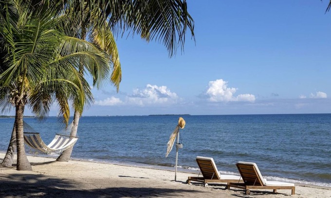Plantation House | Pleasant Stay, Convenient Location! Pool, Beach, Near Barrier Reef