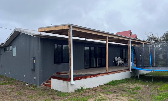 Venus Bay House | Plenty of space inside and out within walking distance from Beach 3