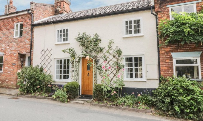 Hoxne House | Ploughman's