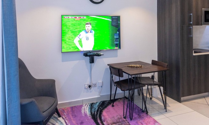 Roman Ridge Apartment | Plush Studio @Embassy Gardens