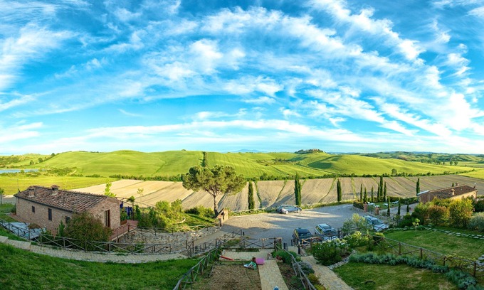 Casetta Apartment | Podere In The Crete With Amazing And Relaxing View Only 15 Min From Siena