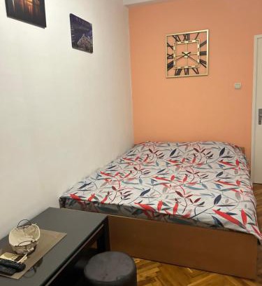 Podgorica House | Podgorica Guesthouse(free transport to bus station)