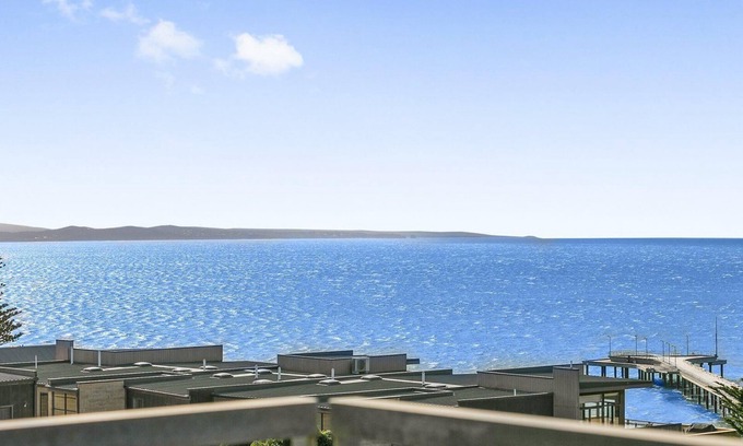 Lorne Apartment | Point Grey Apartment 16