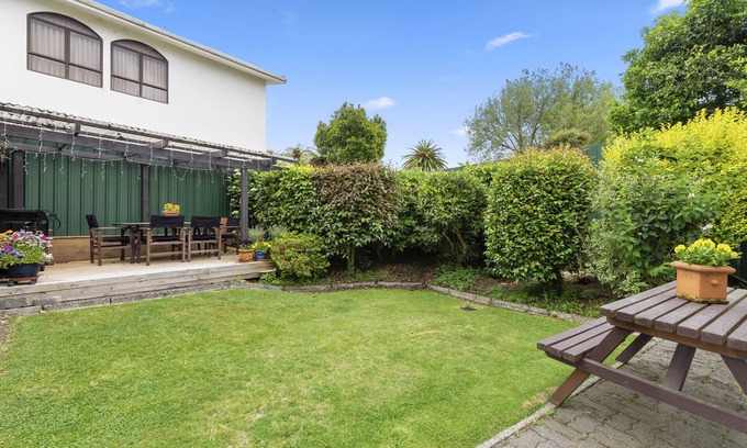 Rotorua House | Pomare Cottage - Rotorua Holiday Home