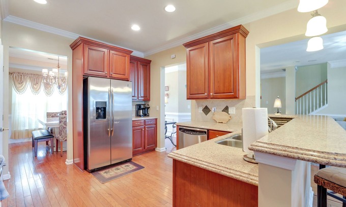 Summerville House | Pool Access & Near Golf: Summerville Getaway!