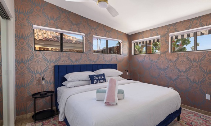 Warm Sands Hotel | Pool +Full Kitchen + Private Patio & Sun Loungers| The Muse-Suite 3!
