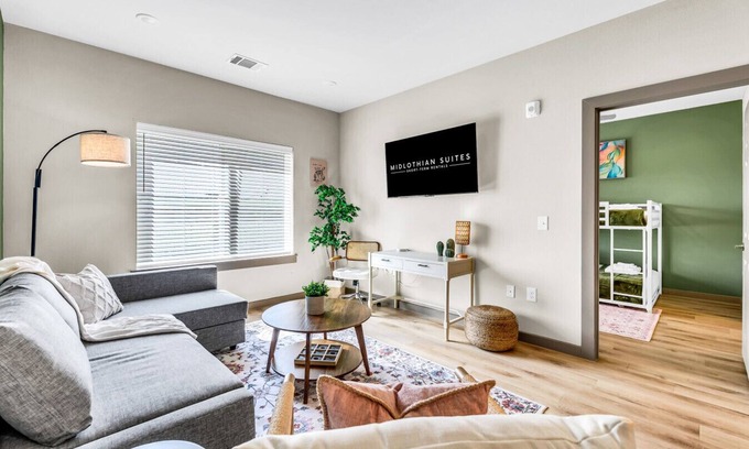 Lacy-Lakeview Apartment | Pool, Gym, New Build, Mins to DT Waco & BU | TZ2