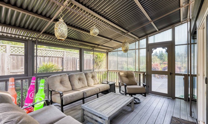 Sebastopol Cottage | Pool + Hot Tub + Firepit + Game Room Minutes From Sebastopol & Russian River Baker Lane Retreat