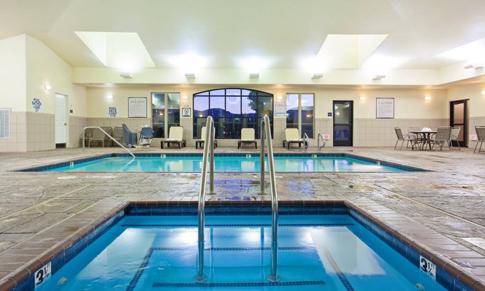 Fairfield Apartment | Pool & Hot Tub. Free Breakfast. Near the Heart of Wine Country!