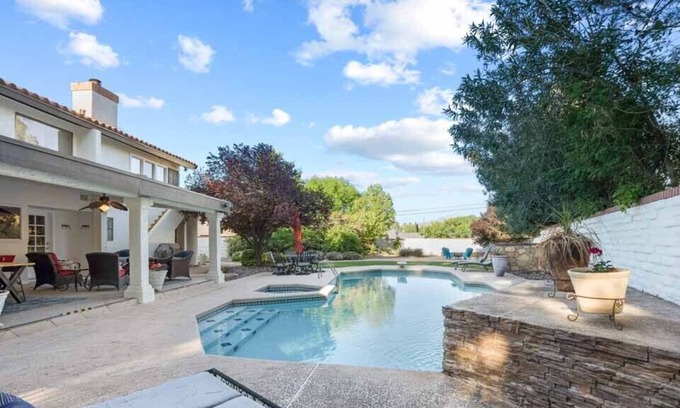 El Paso Villa | POOL/JACUZZI! Pet & Child-friendly!