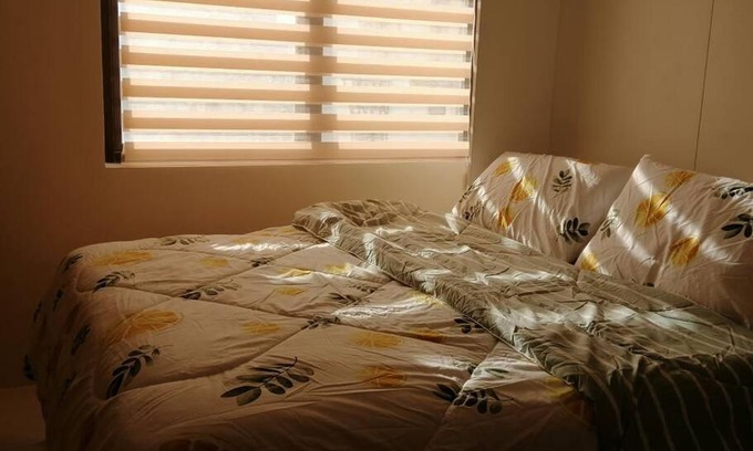 Mabolo Apartment | Pool level Persimmon Condo unit 615