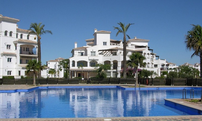 Jeronimo y Avileses y Balsicas de Arriba Apartment | Pool view family apartment, free wifi, satellite TV, free parking