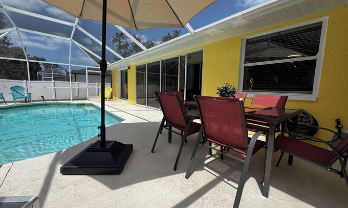 South Venice Villa | Pool Villa, 3BR/2BA, close to Manasota Beach, Siesta Key, office
