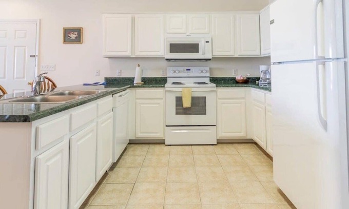 Village of Four Seasons Apartment | Pool | WiFi | Lake Front| Sleeps 6 | MM 13 (791DC)