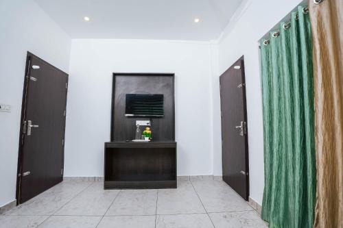 Nullatanni Hotel | poolscape munnar