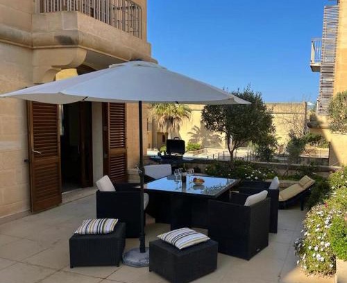 Ghajnsielem Apartment | Poolside Luxury Apartment with Patio 11A3S