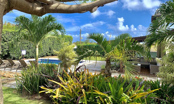 Providence House | Poolside Paradise 5 mins to Miami Beach and Oistins, 7 mins drive from Airport