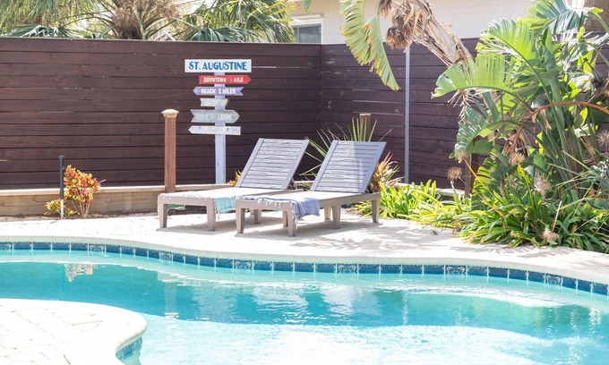 St. Augustine House | Poolside Paradise–Sleeps 12 & Pet Friendly