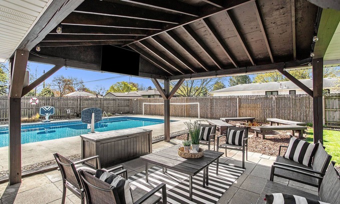 Stevensville House | Poolside Playhouse: Beach Getaway, Firepit & Games