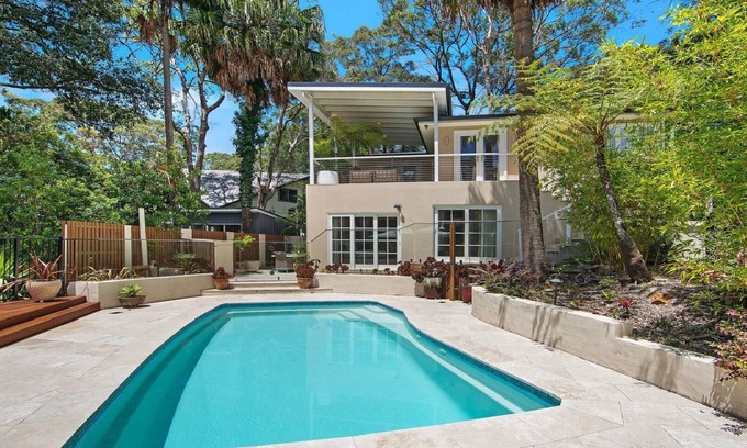 Pearl Beach House | Poolside Retreat by HolidayCo.