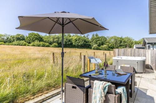 Lifton House | Poppy, 5 Roadford Lakes Lodges