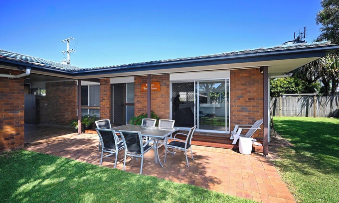 Warana House | Poppy's Beach House - Absolute Beachfront