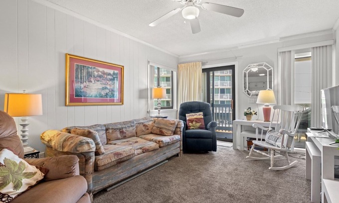 Myrtle Beach Condo | Popular Golden Mile location within a short distance to many local attractions!