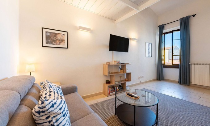 Santa Maria Novella Apartment | Porcellana Apartment