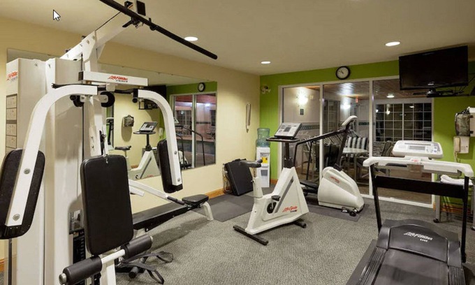 Port Washington Hotel | Port Wisconsin Inn and Suites